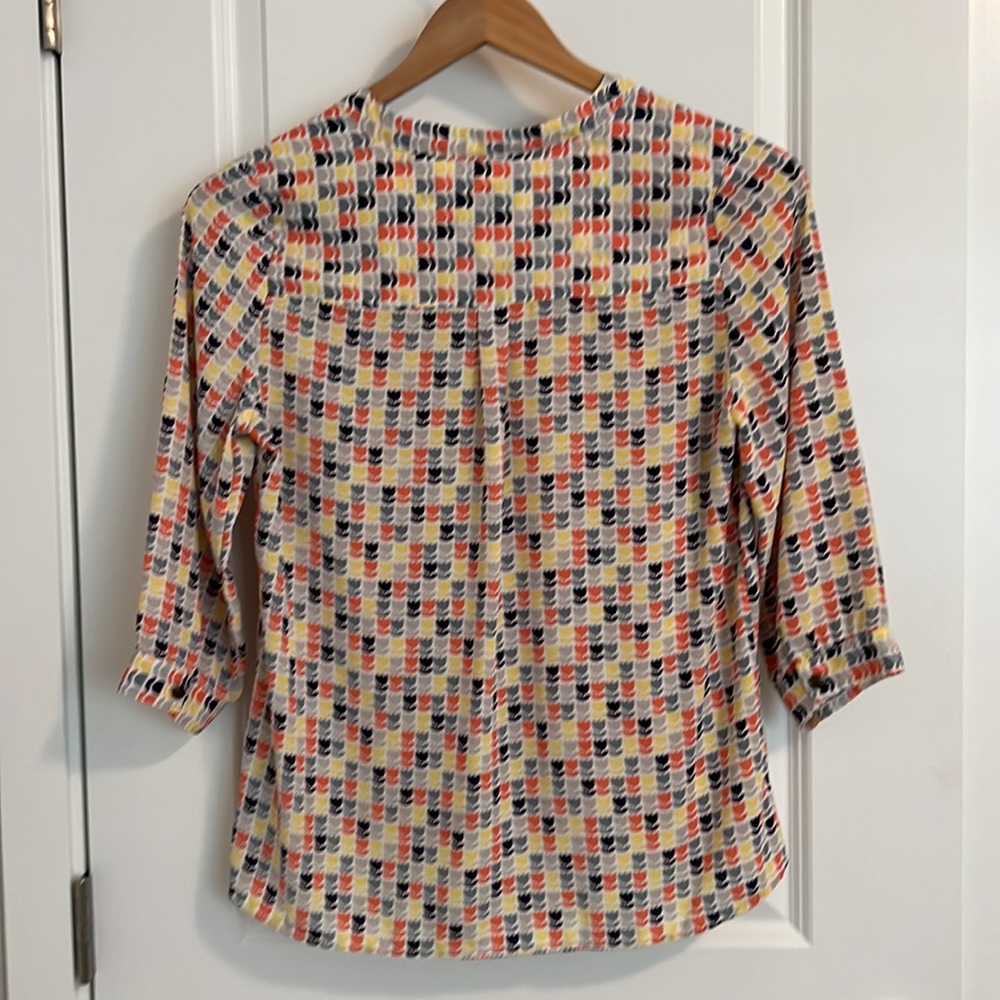 Cute 🌷🌷🌷tulip pattern blouse - - Picture 4 of 6